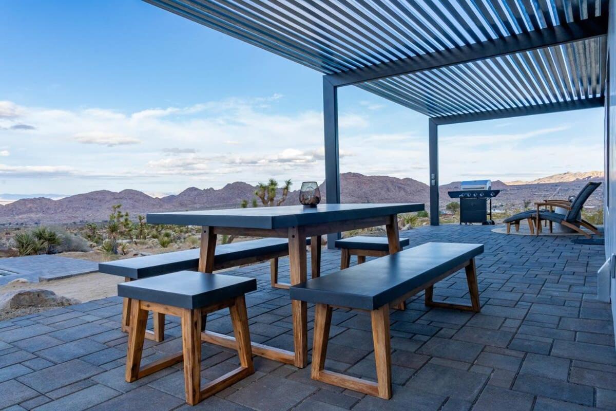 L Sunset Heights L Pool-spa Above Park Holiday home *